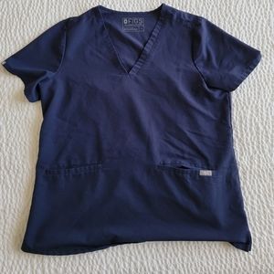 FIGS CASMA Three-Pocket Sctub Top